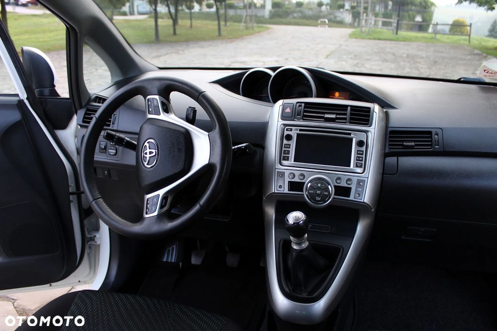 Toyota Verso 2.0 D-4D Edition - 2