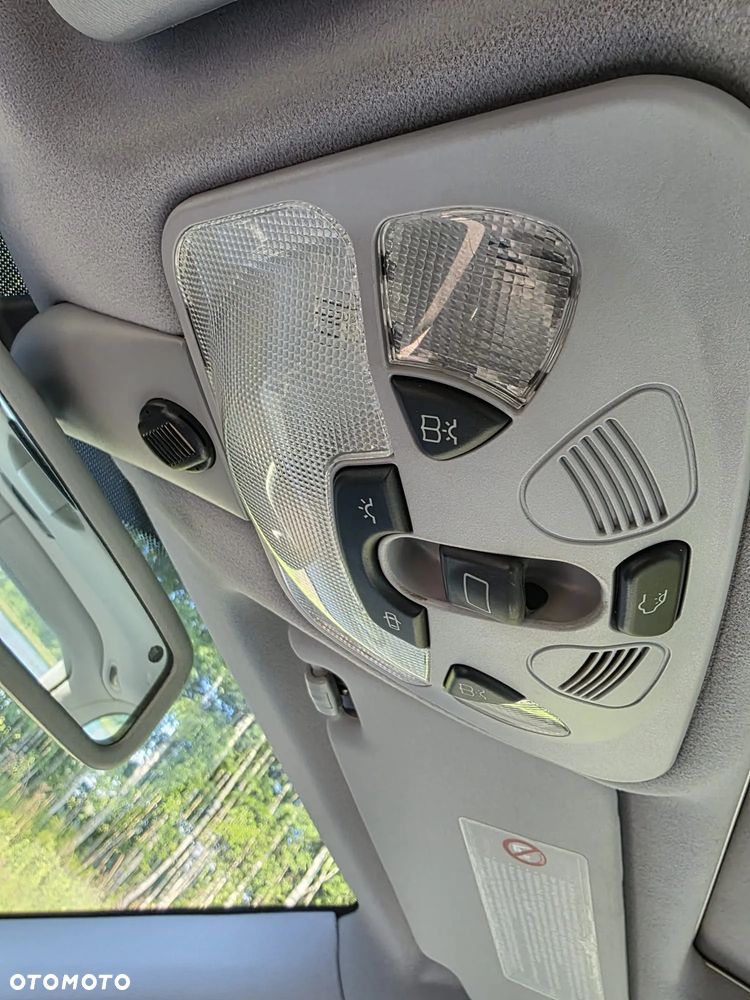 Mercedes-Benz Klasa C 320 4Matic Avantgarde Sport Edition - 32
