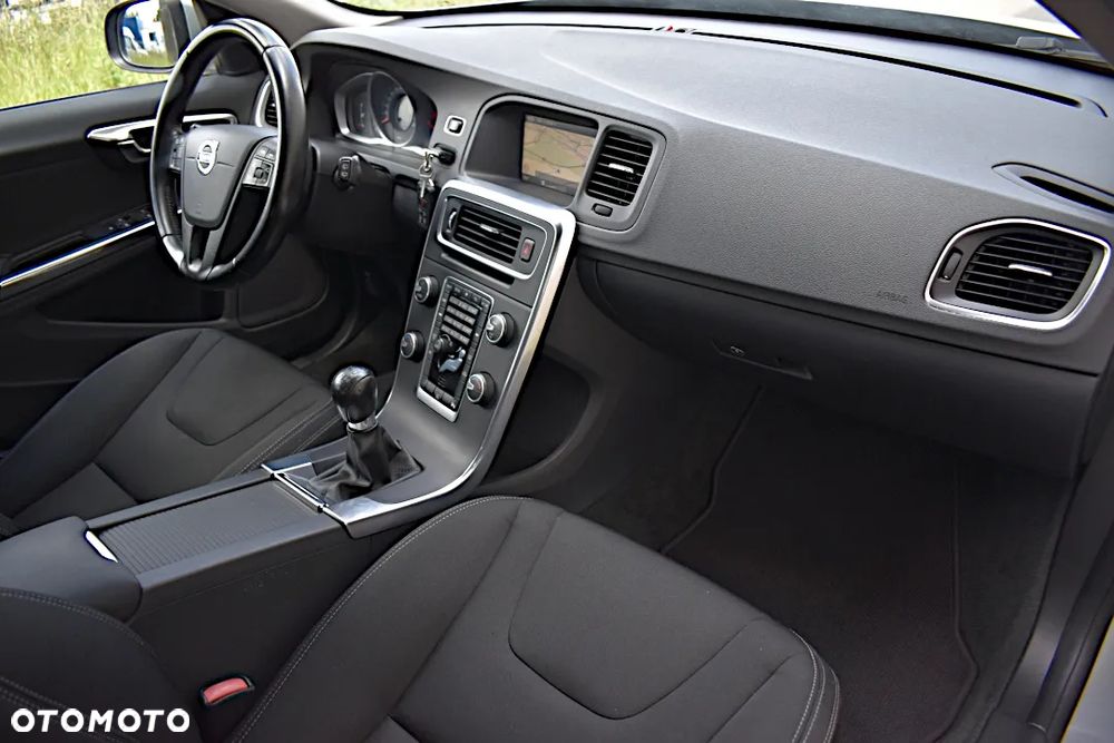 Volvo V60 DRIVe - 27