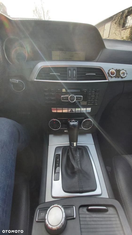 Mercedes-Benz Klasa C 220 CDI 4Matic 7G-TRONIC Avantgarde - 8