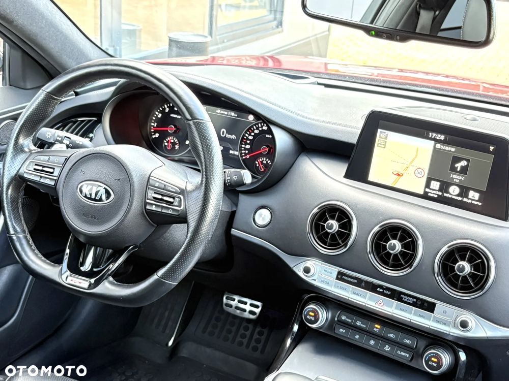 Kia Stinger 3.3 T-GDI V6 GT AWD - 17