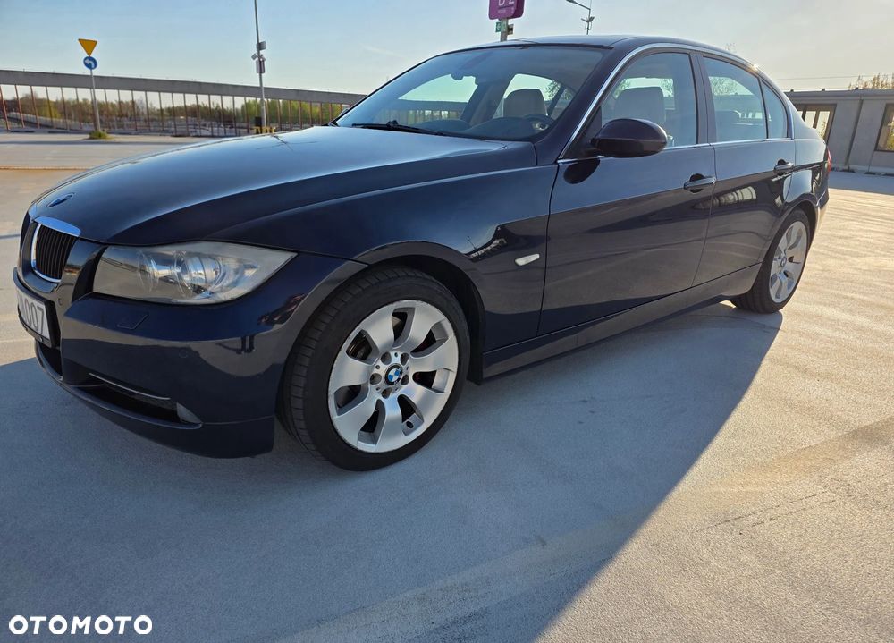 BMW Seria 3 330i - 3