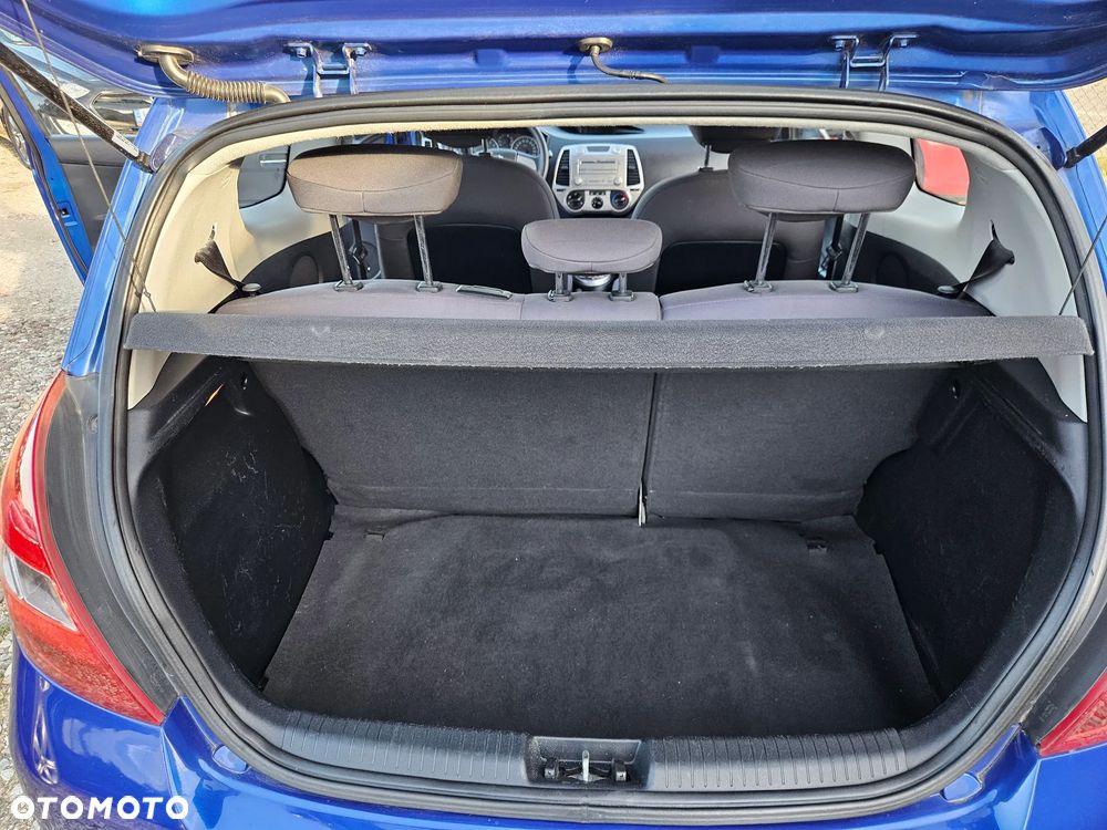 Hyundai i20 - 12