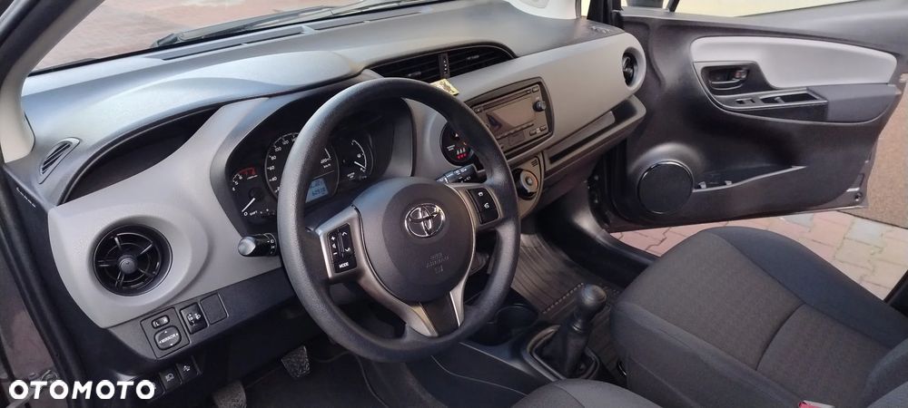 Toyota Yaris 1.0 Active EU6 - 18