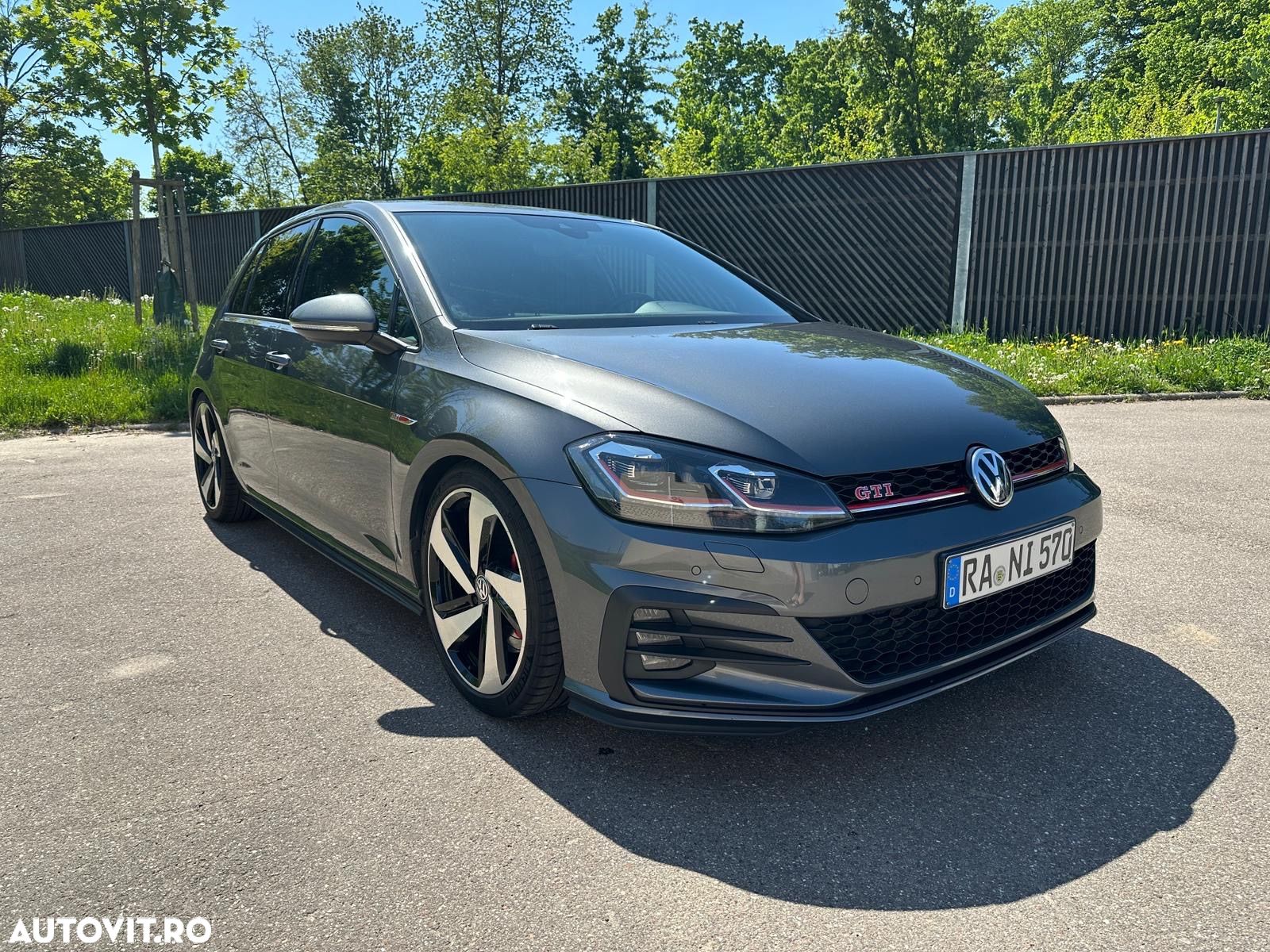 Volkswagen Golf 2.0 TSI GTI Performance - 1