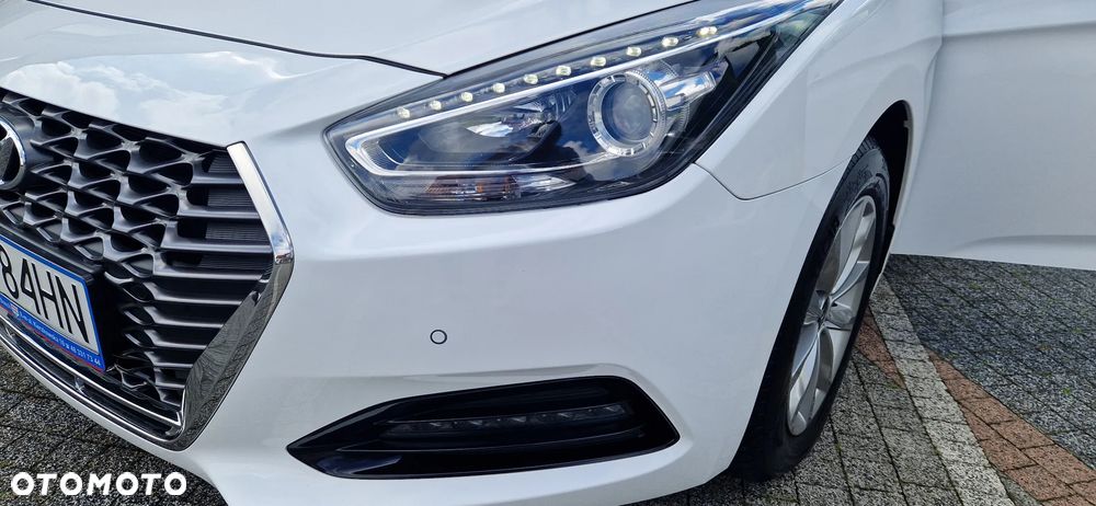 Hyundai i40 Kombi blue 1.6 CRDi DCT Space - 30