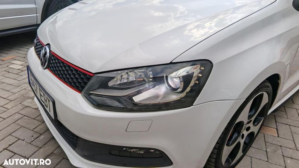 Volkswagen Polo 1.4 DSG GTI - 25