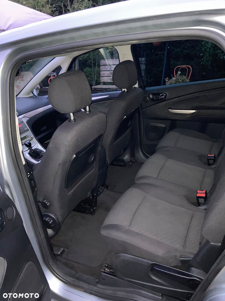 Ford S-Max - 9