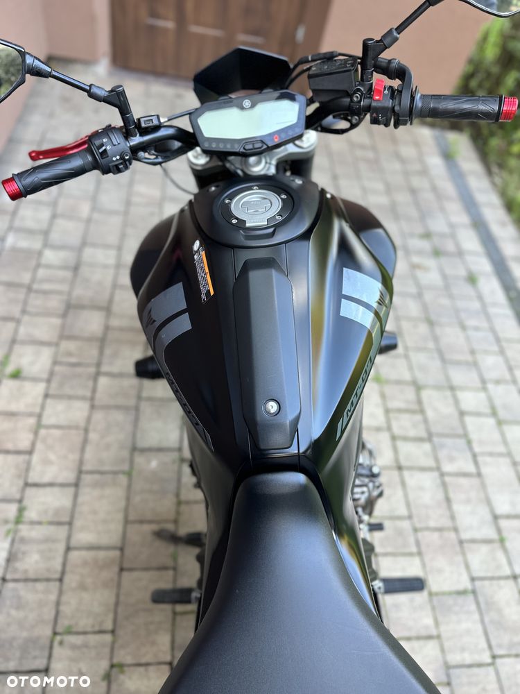 Yamaha MT - 17