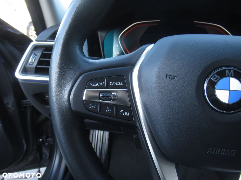 BMW Seria 3 320d MHEV Sport Line - 12