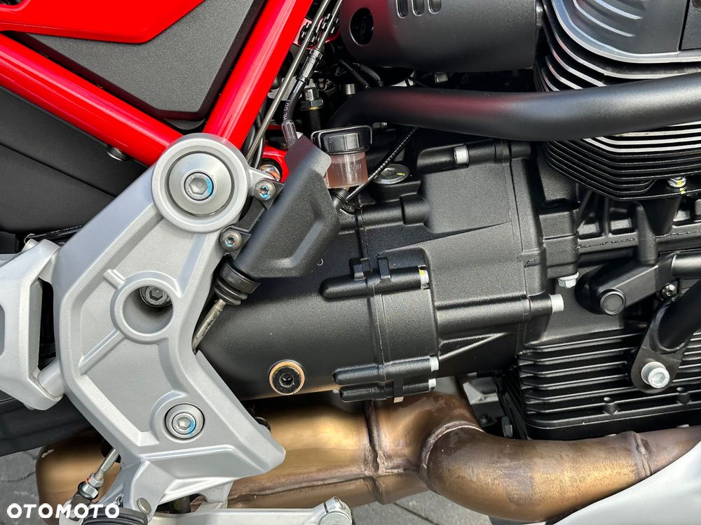 Moto Guzzi V85 - 15