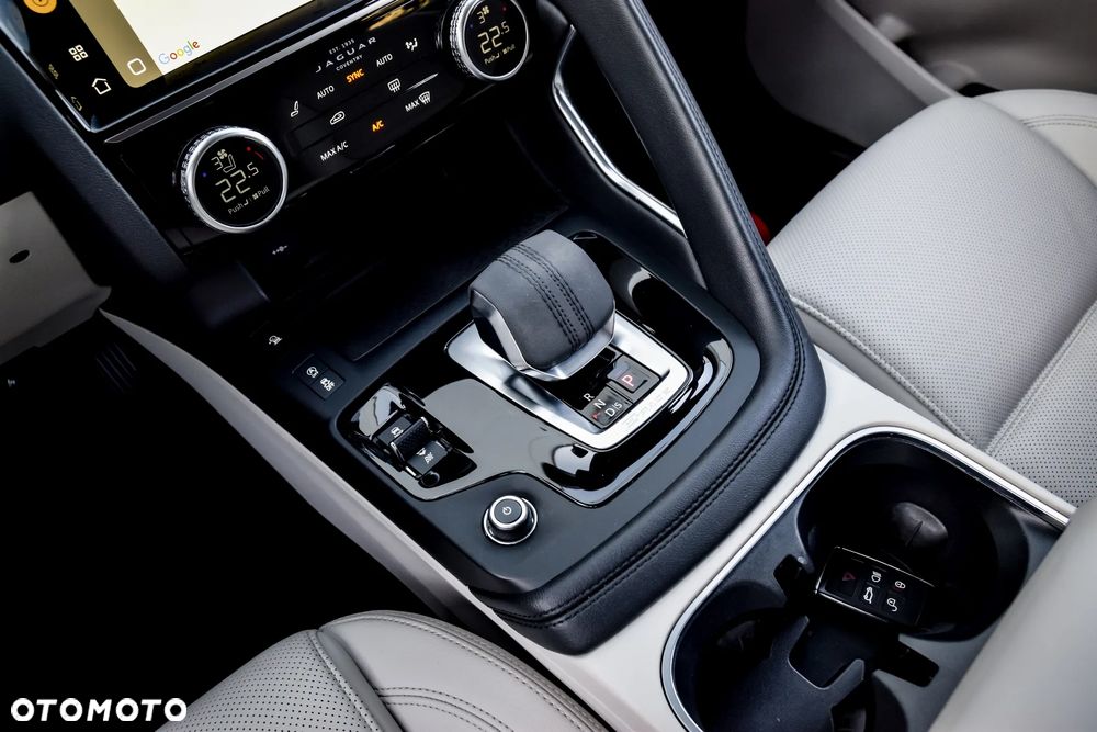 Jaguar E-Pace - 34