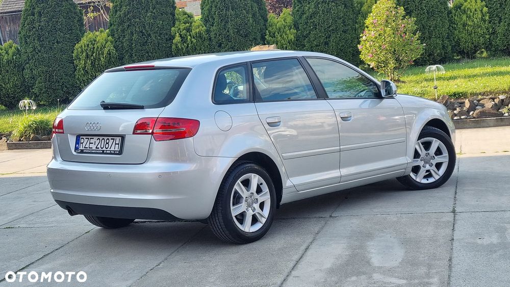 Audi A3 Sportback 1.6 Ambition - 4
