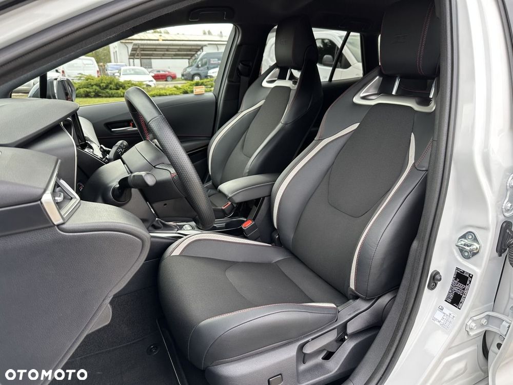 Toyota Corolla 1.8 Hybrid GR Sport Dynamic - 12