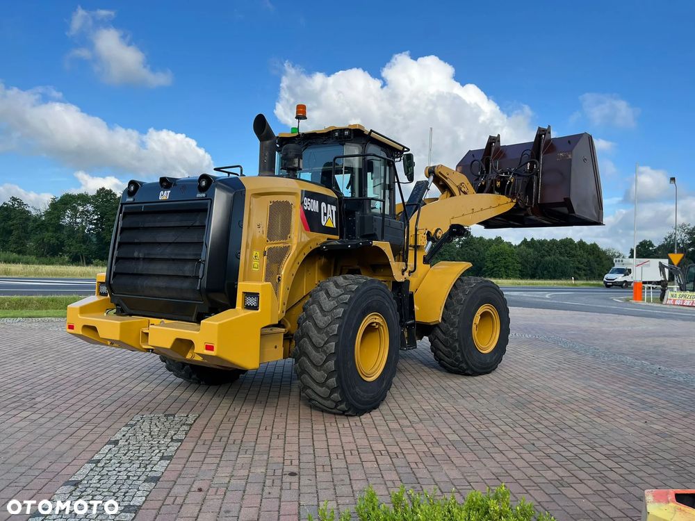 Caterpillar 950M - 9