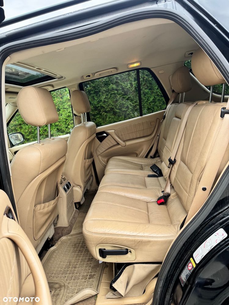 Mercedes-Benz ML - 10