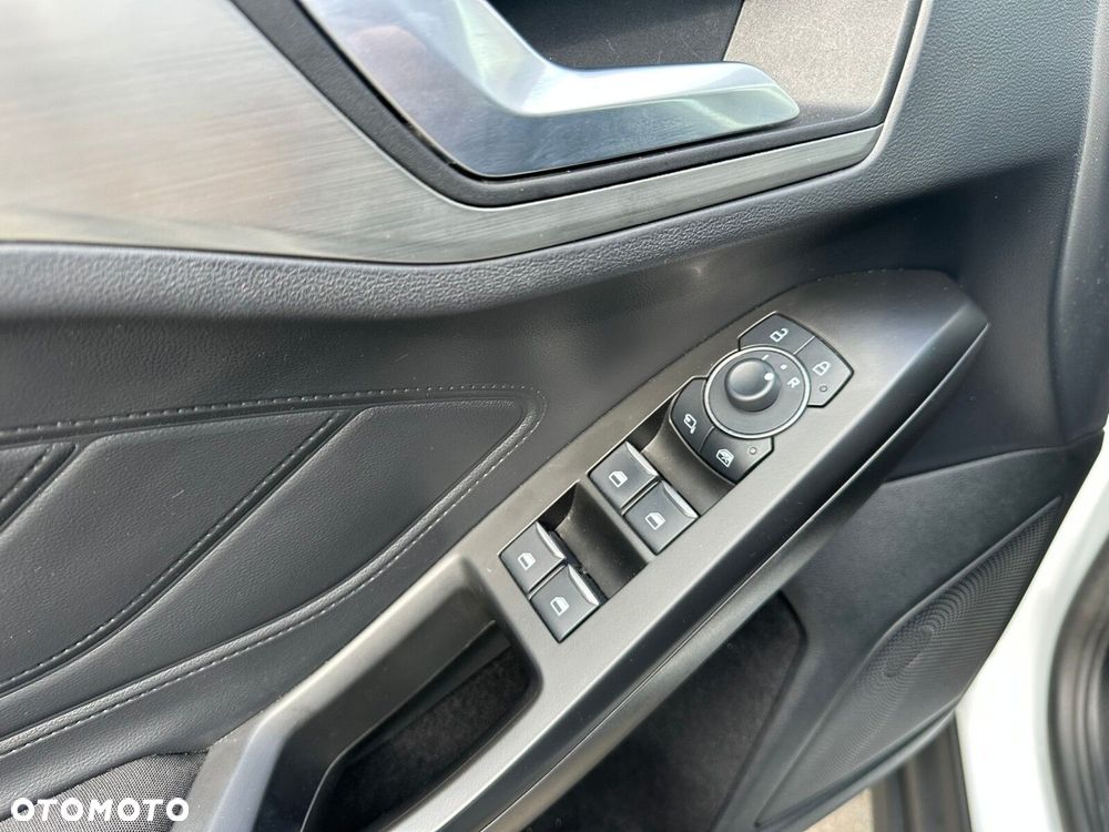 Ford Focus 1.0 EcoBoost mHEV Titanium X - 24