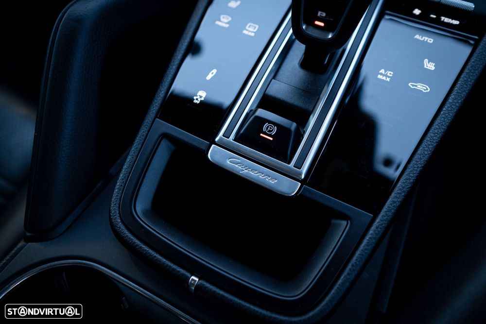 Porsche Cayenne Platinum Edition - 25