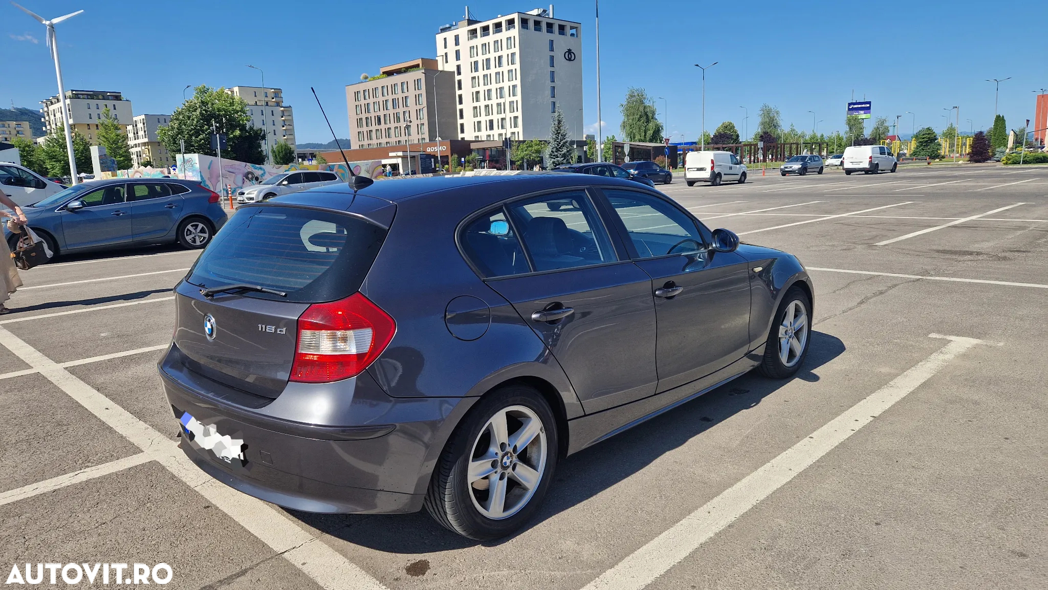 BMW Seria 1 118d - 4