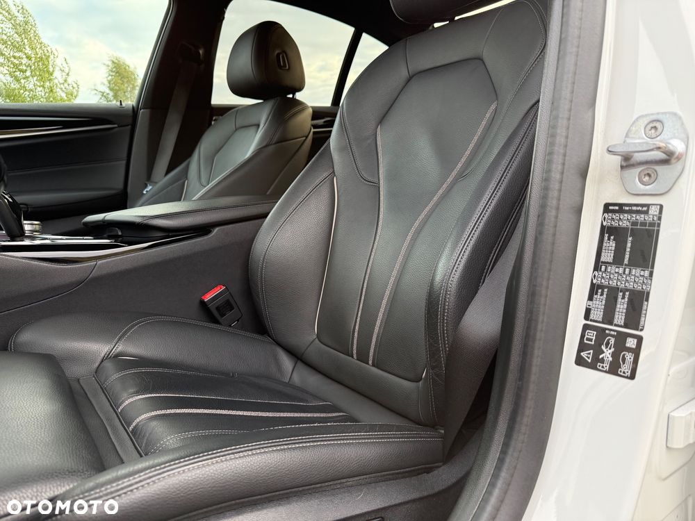 BMW Seria 5 540i GPF Luxury Line - 17
