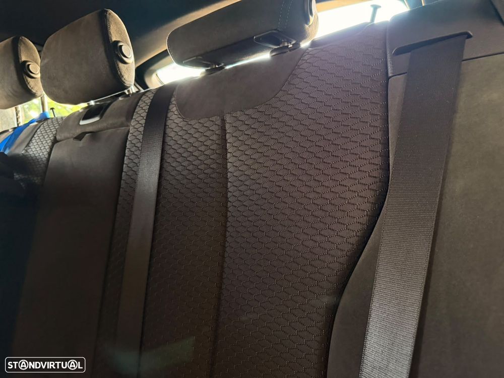 BMW 320 d Pack M - 11