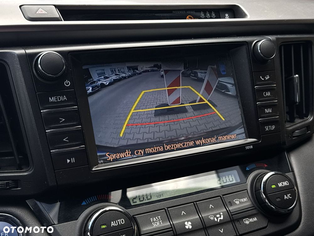 Toyota RAV4 Hybrid Premium 4x2 - 24