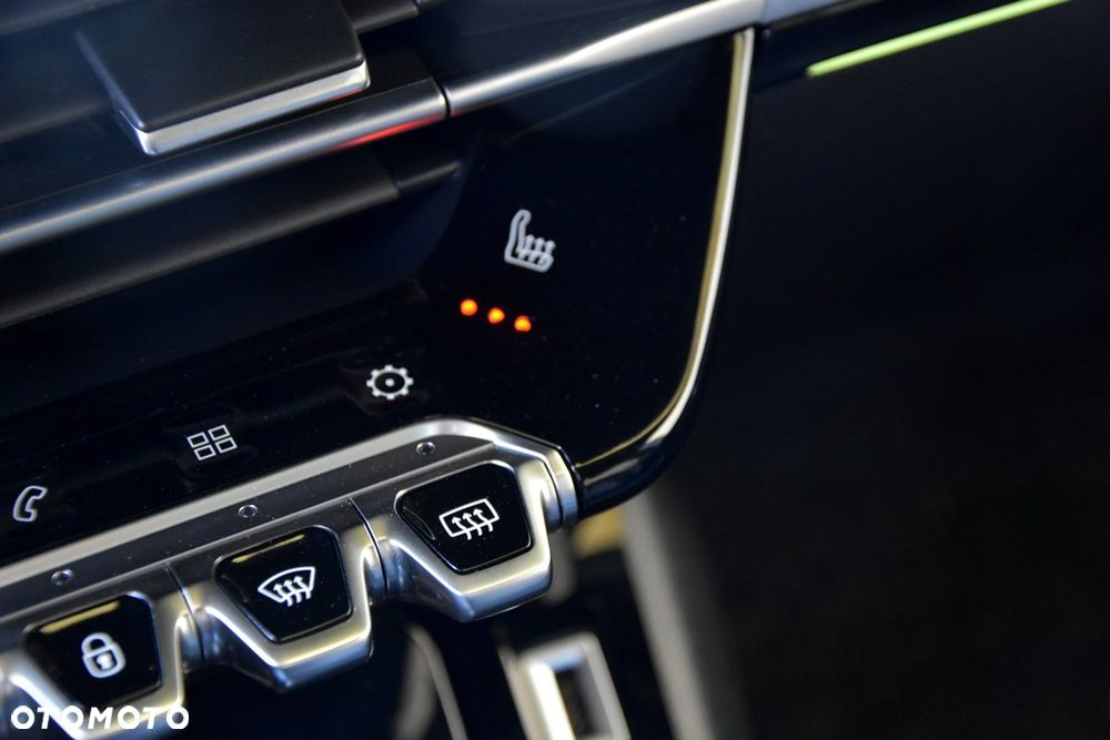 Peugeot 2008 PureTech 130 EAT8 GT - 29