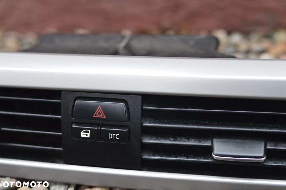 BMW E91 / E90 ORYGINALNY KOMPLET DEKORÓW / LISTWY OZDOBNE W KOLORZE SREBRNYM POD SYSTEM STAR-STOP + KRATKI NAWIEWU O NR. 51 16 7 137 484 / 51 16 7 137 485 / 7 137 484 / 7 121 472 OEM - 16