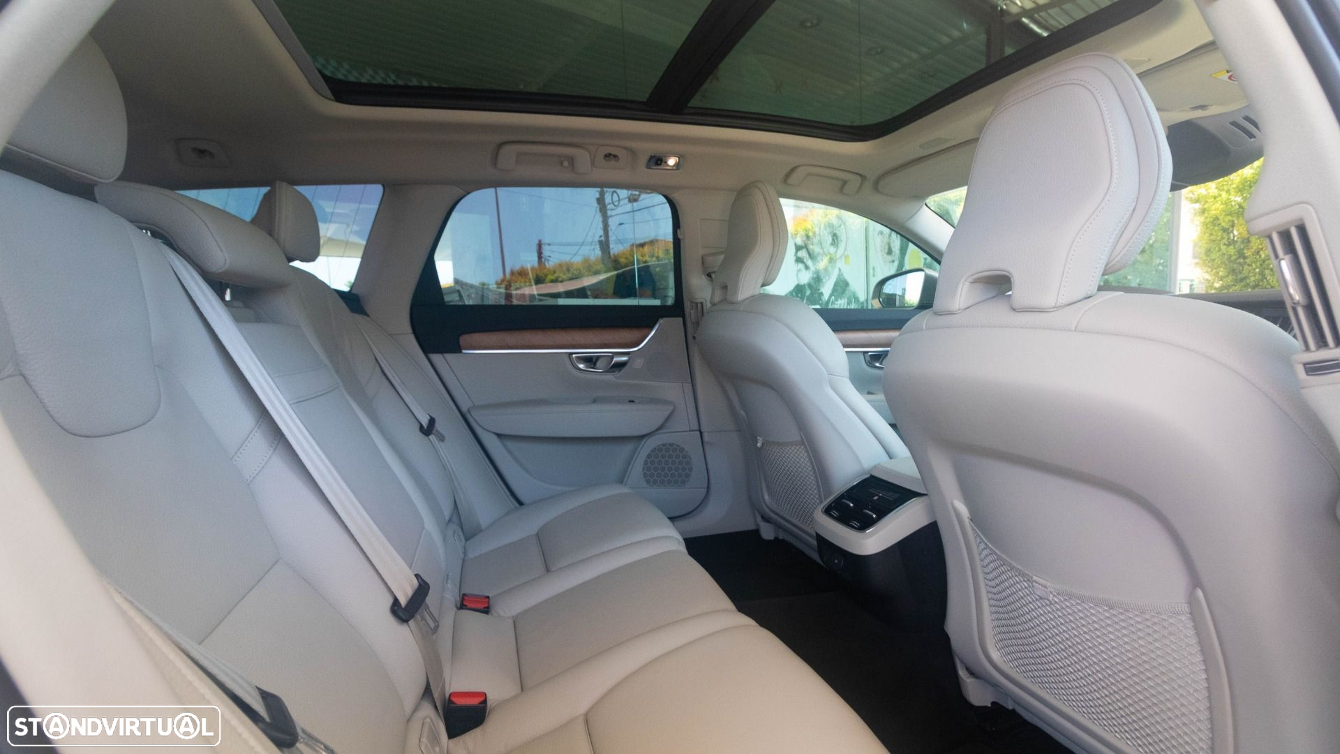 Volvo V90 2.0 B4 Momentum Plus Geartronic - 11