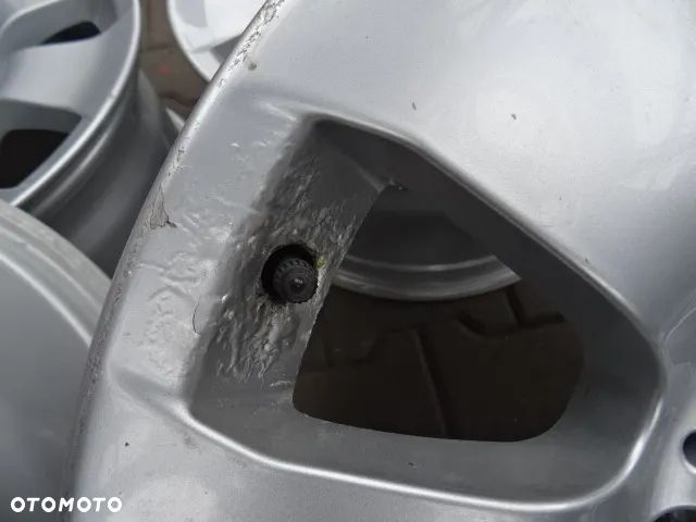 5x120x72,5 8Jx17 ET34 ORYGINALNE BMW - 7