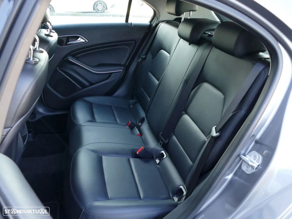 Mercedes-Benz A 180 d Urban - 29