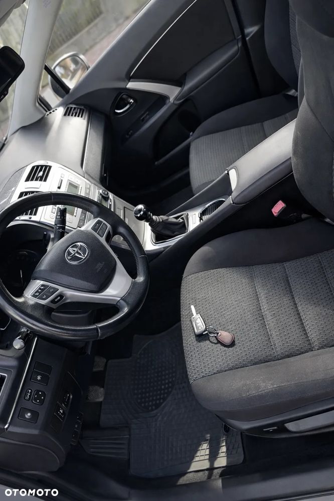 Toyota Avensis 2.0 D-4D Style - 6
