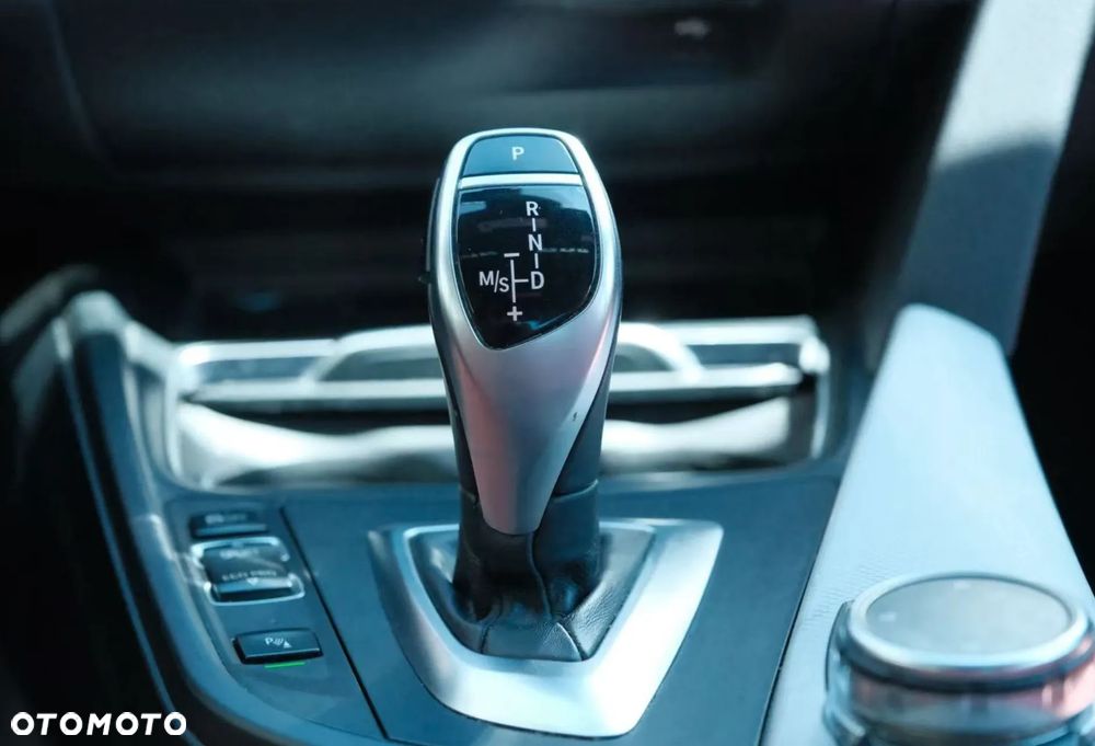 BMW Seria 3 330i xDrive M Sport Sport - 12