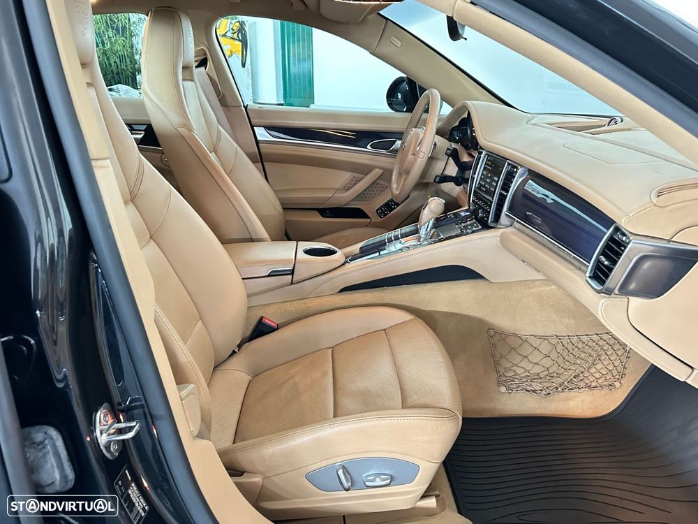 Porsche Panamera 4 PDK - 29