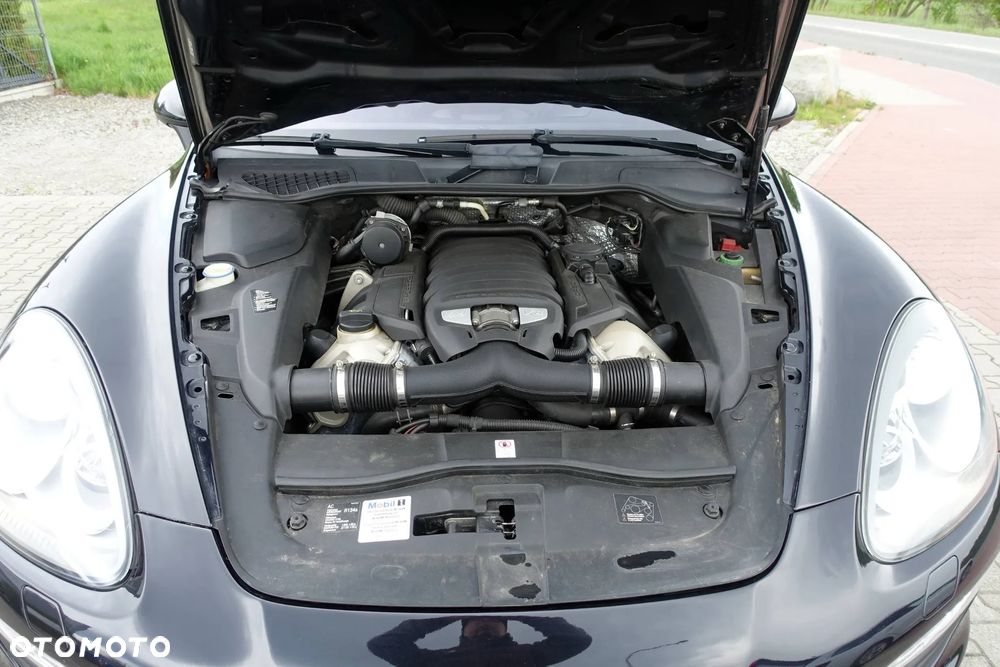 Porsche Cayenne S - 30