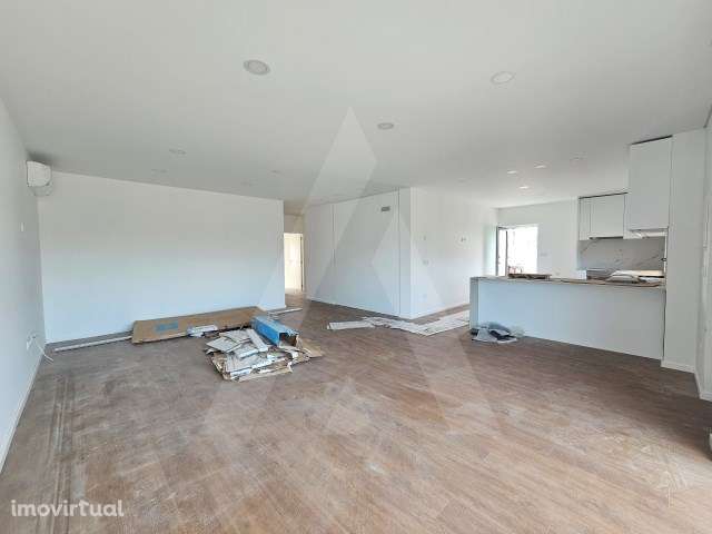 Moradia T3+1 térrea em construção situada na Quinta do Loureiro - Grande imagem: 3/21