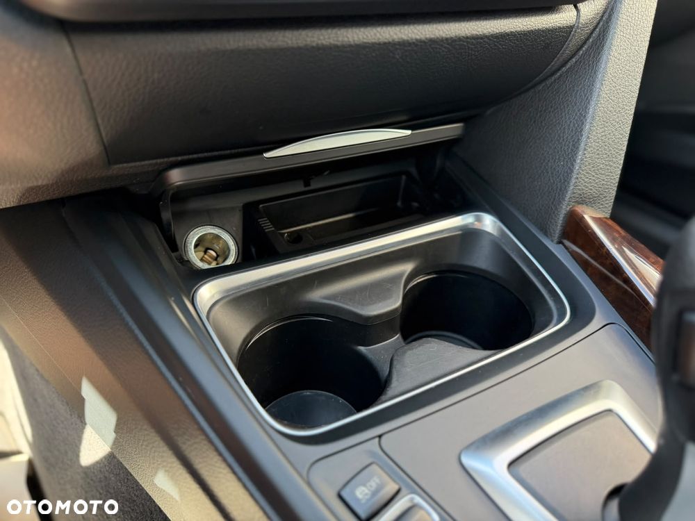 BMW Seria 3 318d Sport Line - 31