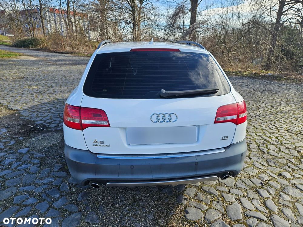 Audi A6 Allroad - 11