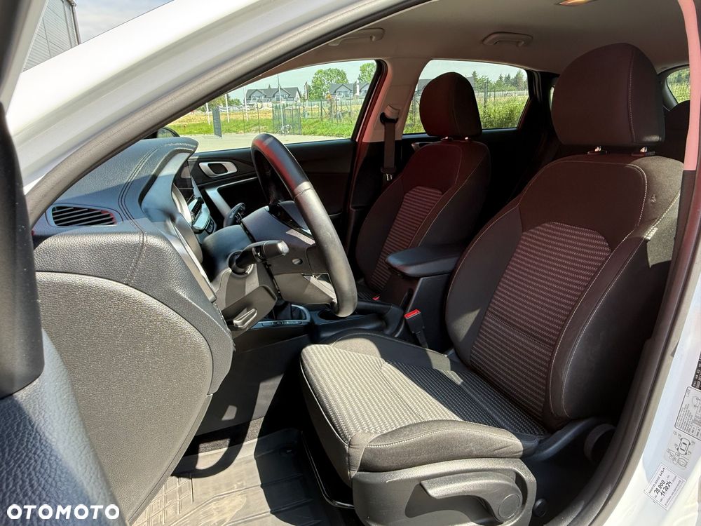 Kia Ceed - 13