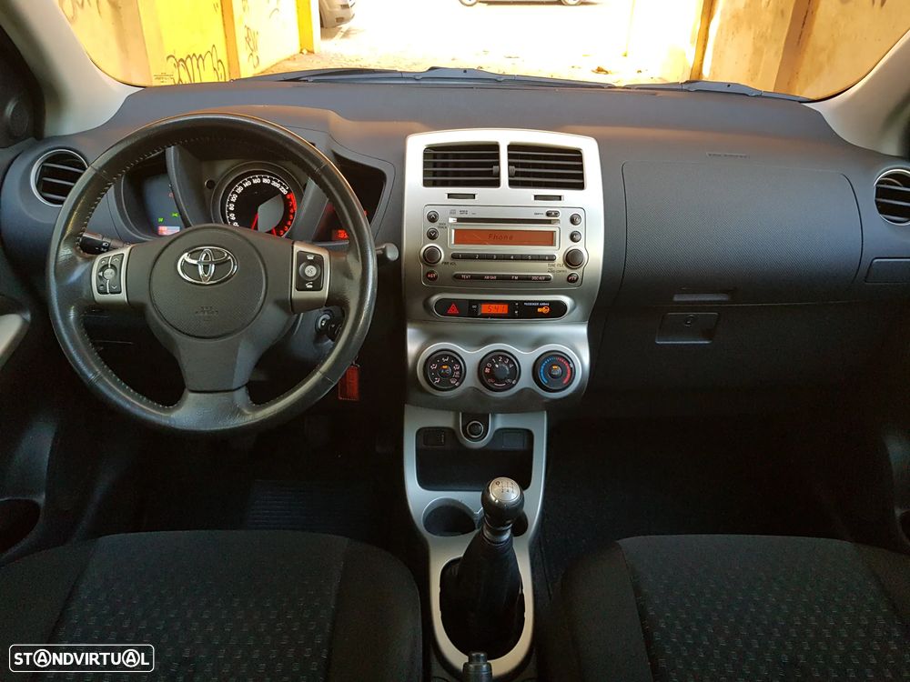 Toyota Urban Cruiser 1.33 VVT-i Sol - 13