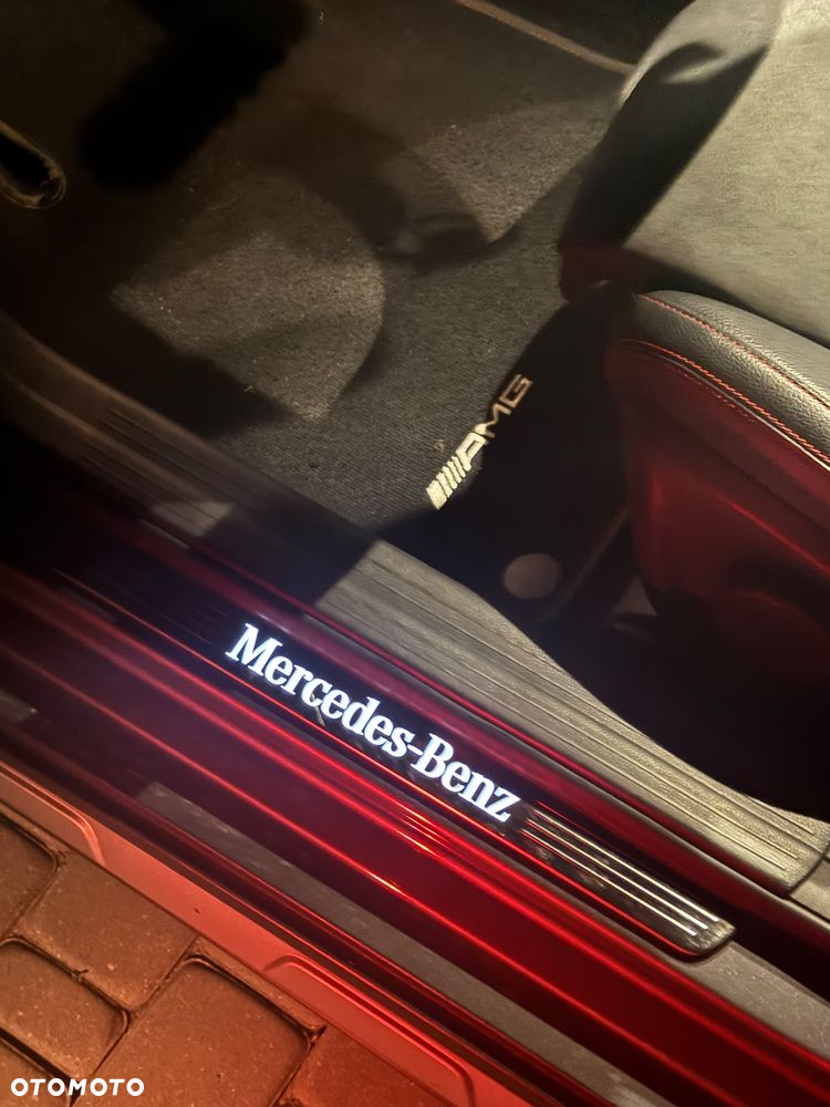 Mercedes-Benz GLA - 24