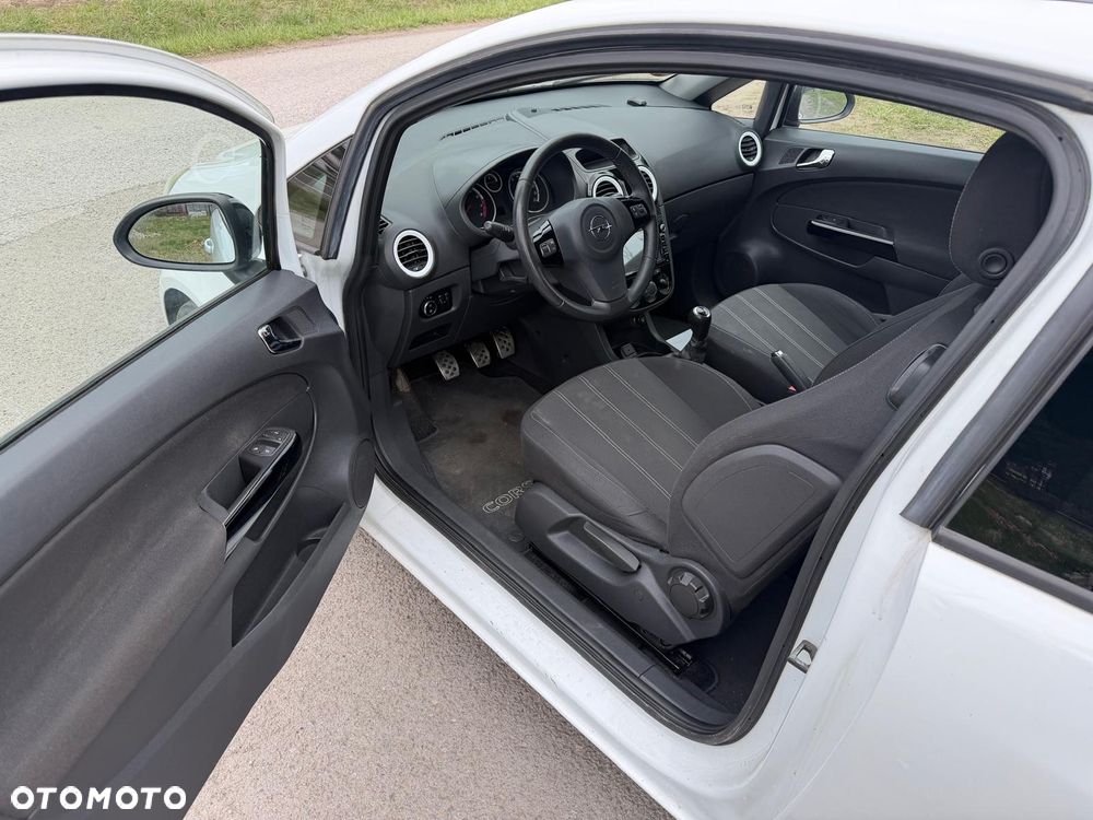Opel Corsa 1.4 16V Color Edition - 13