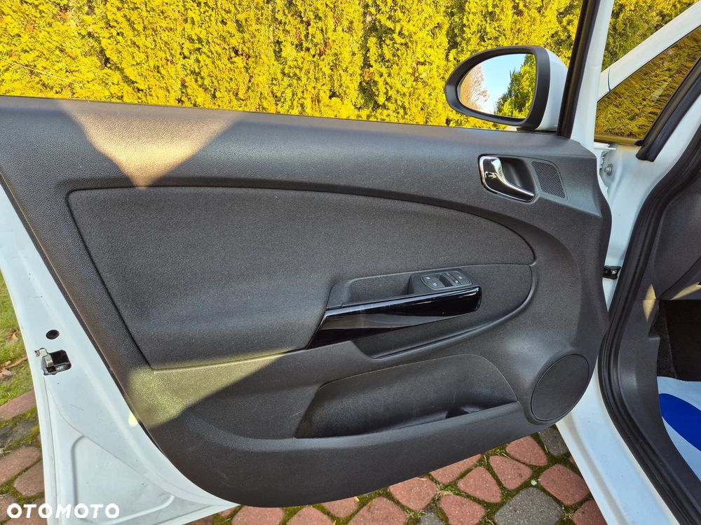 Opel Corsa 1.2 16V Edition / Active - 26