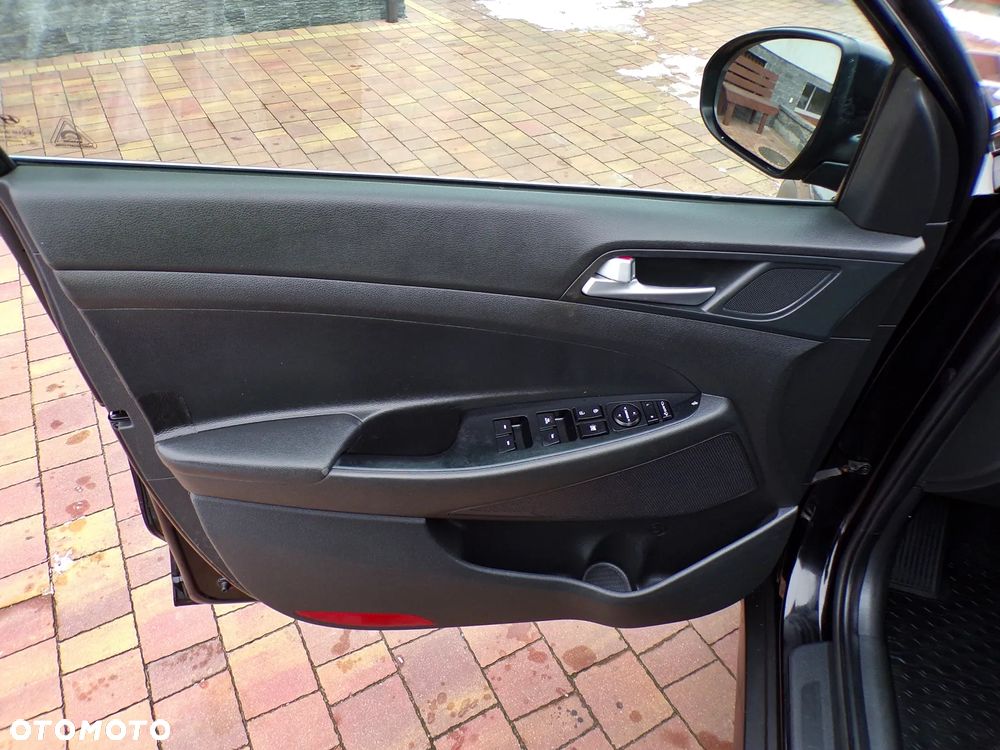 Hyundai Tucson 1.7 CRDI BlueDrive Comfort 2WD - 17