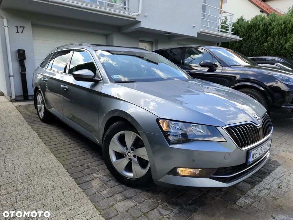 Skoda Superb 2.0 TDI DSG Ambition - 2