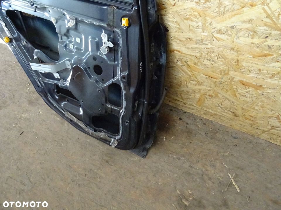 DRZWI LEWE LEWY TYŁ CARISMA SEDAN X20 95-99 - 2