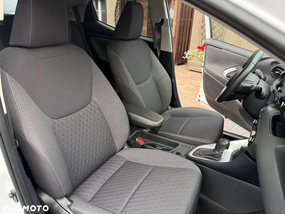 Toyota Yaris ver-hybrid-116-1-5-vvt--i-comfort - 13
