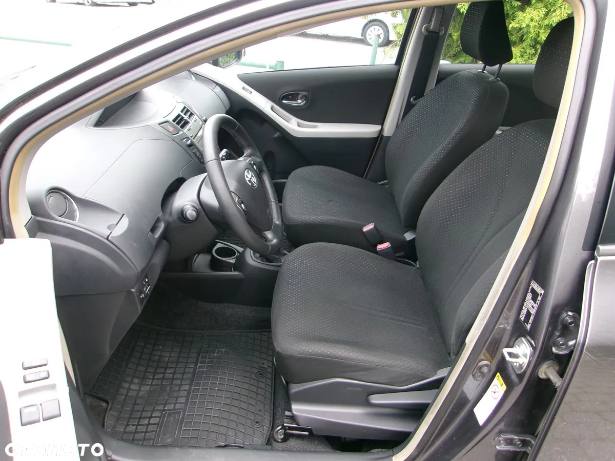 Toyota Yaris - 5