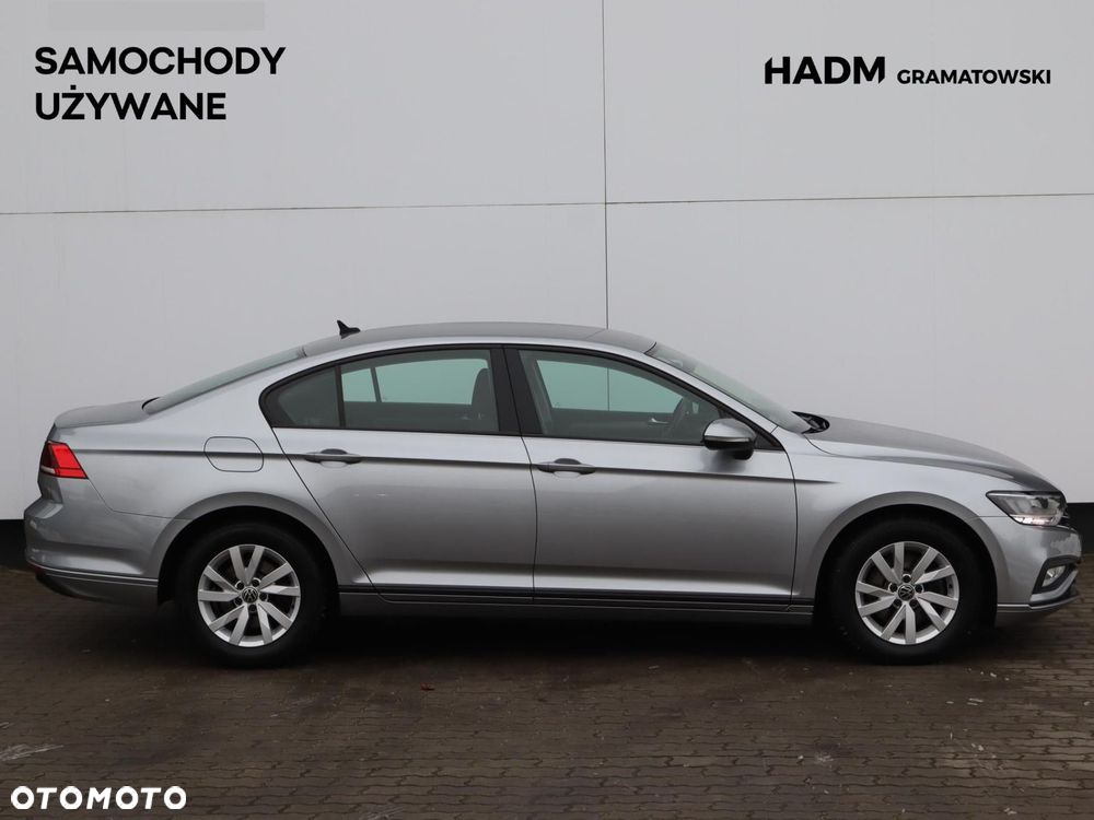 Volkswagen Passat - 4