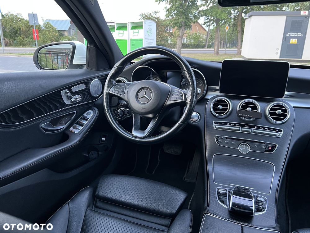 Mercedes-Benz Klasa C 300 7G-TRONIC AMG Line - 17